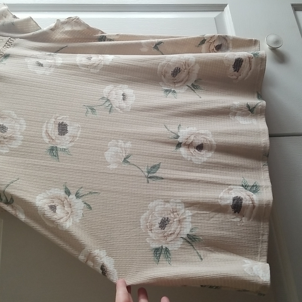Torrid Top - Picture 5 of 11